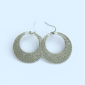 Floral Pattern Silver Tone Drop Dangle Earrings
